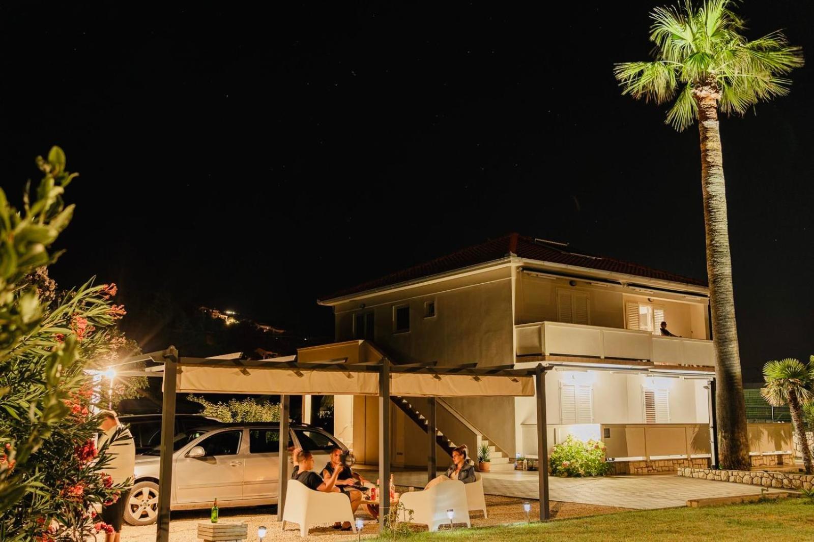Rab Island Apartmets - Palit Rab Town Exterior photo